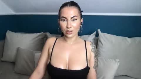 Snapshot of mindy_erotic chatting on October 28, 5:14 pm Mindy online show from October 28, 5:14 pm