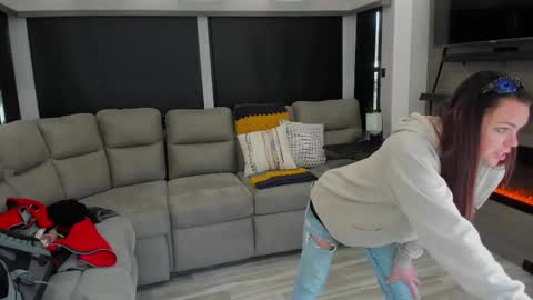 Mindy Mars online show from March 6, 2:49 pm