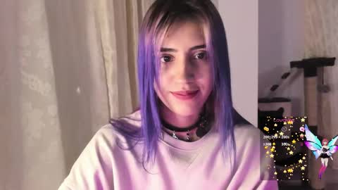 Snapshot of minefoxy2 chatting on December 12, 8:47 am Amber online show from December 12, 8:47 am