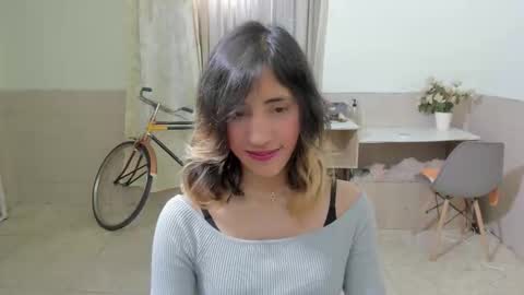 Snapshot of minefoxy2 chatting on October 29, 5:04 pm Amber online show from October 29, 5:04 pm