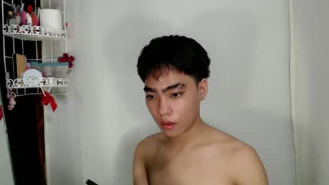 mingkla_man online show from April 11, 7:56 am