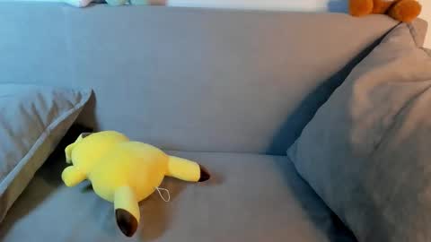 Minji online show from February 3, 1:15 pm