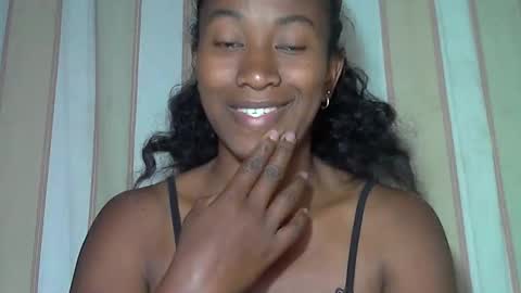 minouch211907 online show from September 15, 8:21 pm