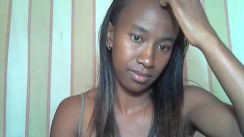 minouch211907 online show from February 28, 9:15 am