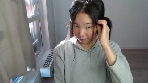 mira_g online show from February 21, 12:17 pm