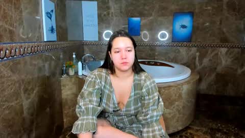 Snapshot of mira_karter chatting on January 29, 1:48 am Mira online show from January 29, 1:48 am
