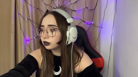 mira_light_ online show from October 28, 4:08 pm