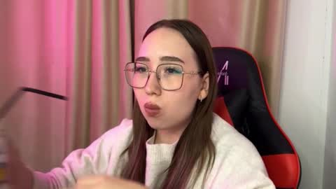 mira_light_ online show from November 6, 6:00 pm