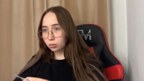 mira_light_ online show from October 24, 3:46 pm