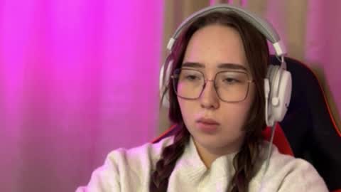 mira_light_ online show from October 13, 3:14 pm