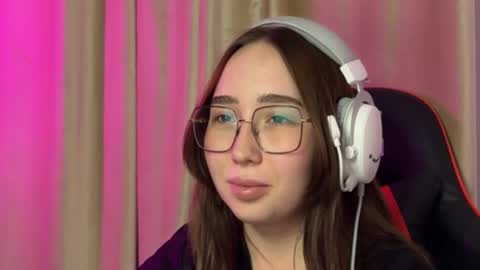 mira_light_ online show from October 21, 3:27 pm