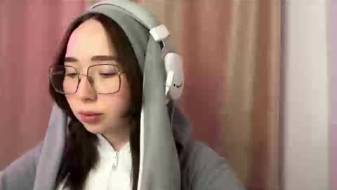 mira_light_ online show from October 6, 3:19 pm