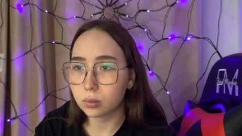 mira_light_ online show from October 27, 3:34 pm