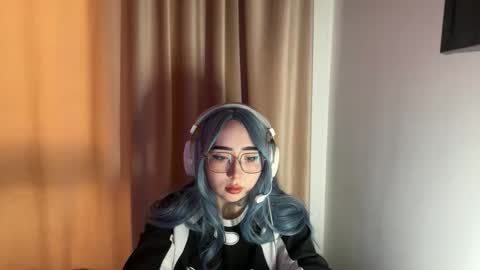 mira_light_ online show from September 22, 9:13 am