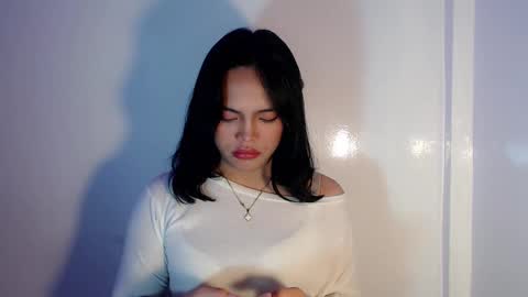 Mira Bella online show from February 7, 8:42 pm