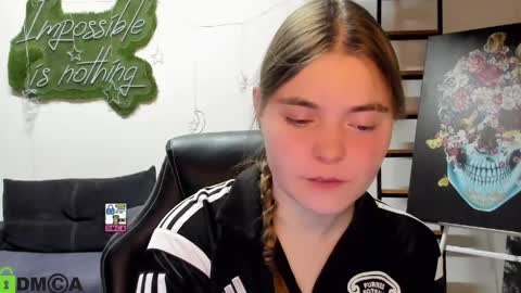 miraa_bloom online show from April 19, 2:07 pm