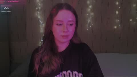 Snapshot of miranadevl chatting on February 4, 10:02 pm Kira online show from February 4, 10:02 pm