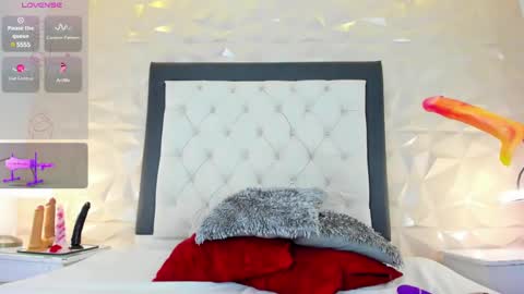Mirandas room online show from March 5, 11:05 pm