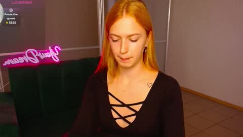 Snapshot of mirandamayers chatting on September 11, 6:14 am MirandaMayers online show from September 11, 6:14 am