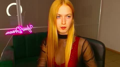 Snapshot of mirandamayers chatting on September 14, 8:10 pm MirandaMayers online show from September 14, 8:10 pm