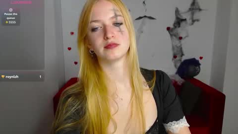 MirandaMayers online show from October 31, 12:49 pm