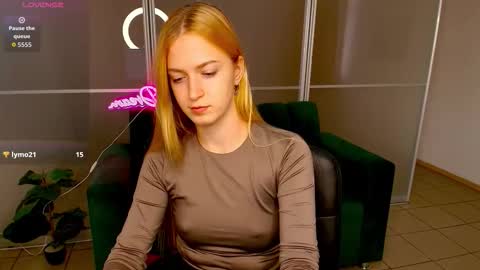 MirandaMayers online show from October 20, 11:59 am