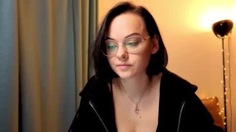 MiraSkyy online show from November 5, 4:20 pm