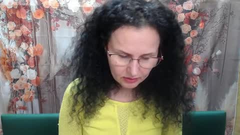 Miroslava Happi online show from May 17, 12:03 pm