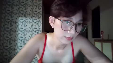 its me kizzy online show from October 6, 2:02 pm