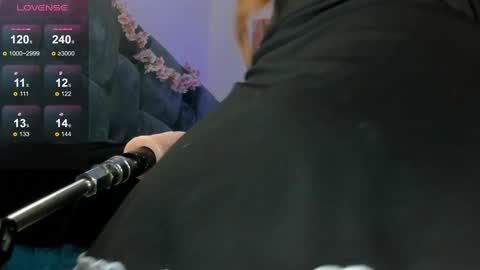 Annie  dont forget to thumbs up me  online show from December 28, 3:26 am