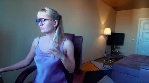 Kris online show from October 1, 1:10 pm