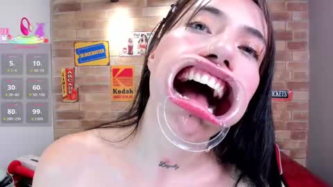 Snapshot of miss___charlotte chatting on March 6, 12:21 am Charlotte online show from March 6, 12:21 am
