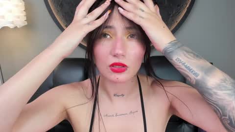 Snapshot of miss___charlotte chatting on February 3, 9:29 pm Charlotte online show from February 3, 9:29 pm