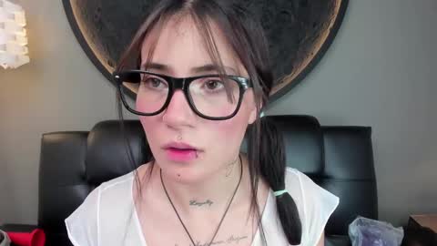 Snapshot of miss___charlotte chatting on March 7, 6:33 pm Charlotte online show from March 7, 6:33 pm