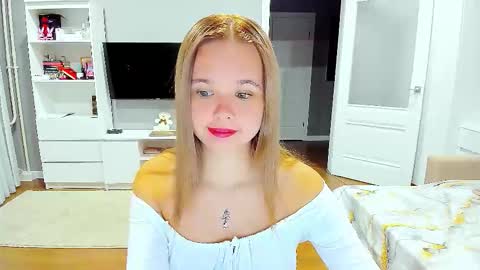 miss__selena online show from September 23, 7:09 pm