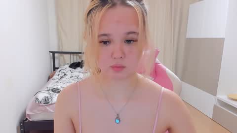 miss__selena online show from February 3, 6:28 pm