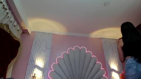 miss__star_ online show from April 23, 3:02 pm