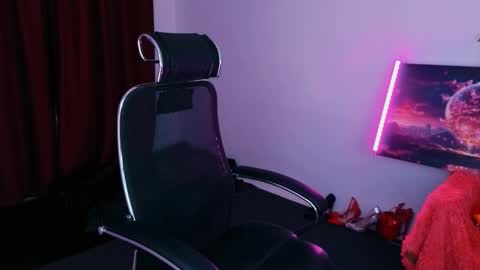 miss_alice_silver online show from December 3, 3:13 pm