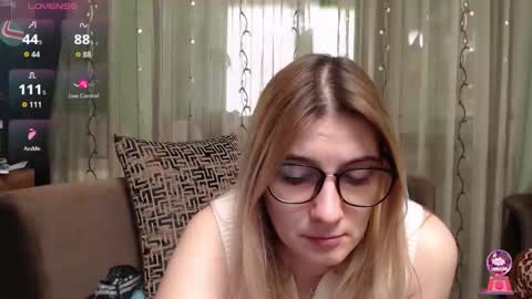 Antonia online show from February 12, 9:35 am