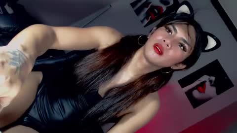 miss_bella69 online show from May 8, 5:46 am