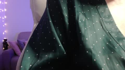Snapshot of miss_daniels chatting on December 24, 9:33 pm liza online show from December 24, 9:33 pm