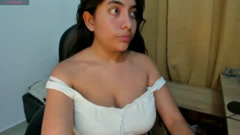 miss_eylens online show from February 1, 2:58 am