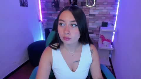 Snapshot of miss_isabella_m chatting on February 11, 12:25 pm Isabella online show from February 11, 12:25 pm