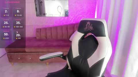 Snapshot of miss_isabella_m chatting on September 19, 2:21 pm Isabella online show from September 19, 2:21 pm