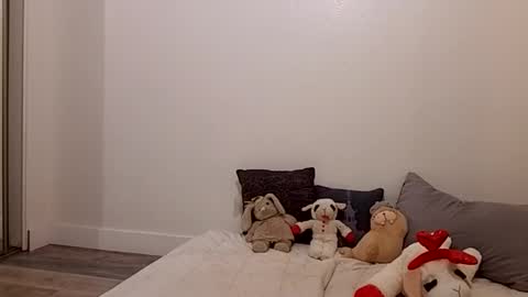 Miss Ivory online show from March 6, 3:05 am