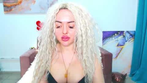 miss_kiten online show from February 24, 11:09 pm
