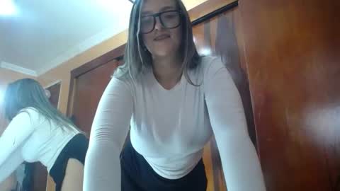 lilieth  online show from January 5, 5:27 pm