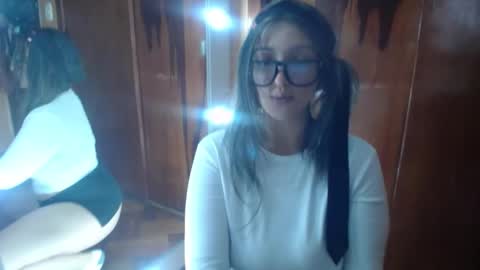 lilieth  online show from February 15, 8:33 pm