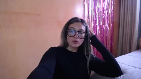 lilieth  online show from October 12, 8:21 pm