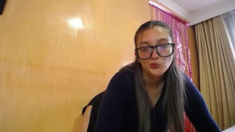 lilieth  online show from December 3, 8:53 pm